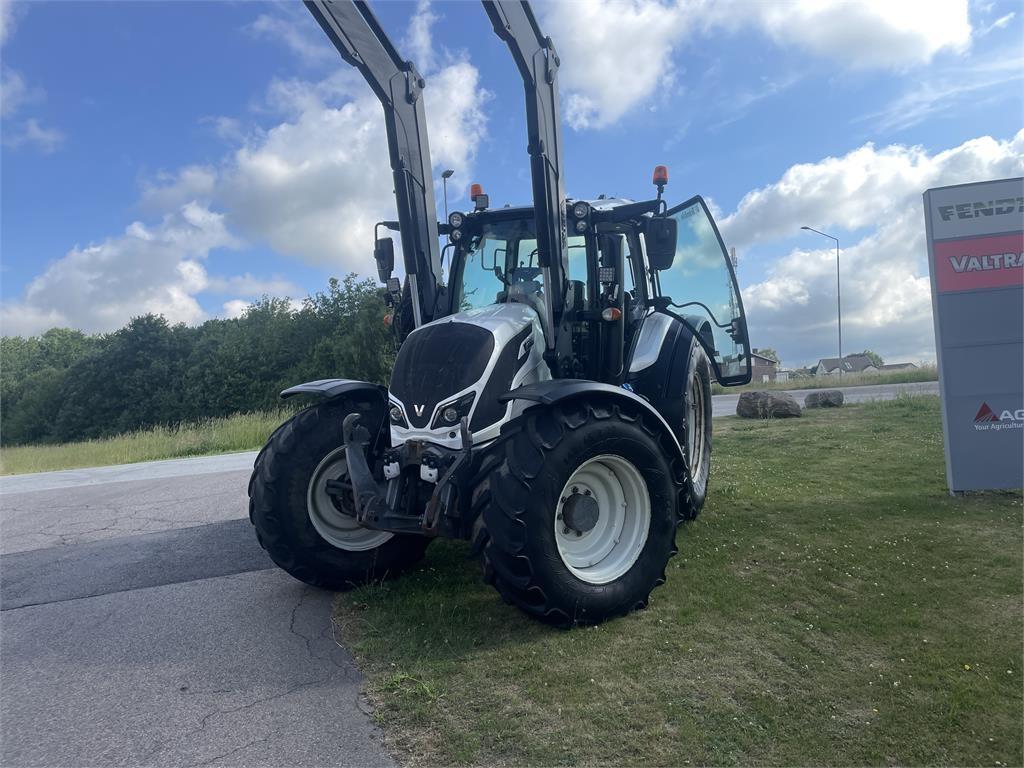 Valtra N174 DIRECT+L+F Tractors