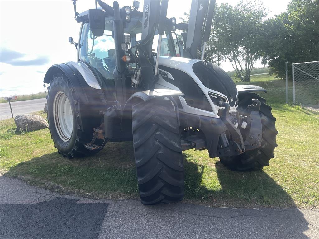 Valtra N174 DIRECT+L+F Tractors