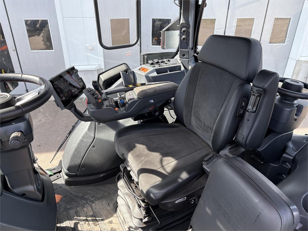 Valtra Q305+L+PTO+TWIN+F Tractors