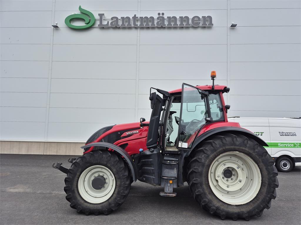 Valtra T214 VERSU 1B8 SMARTTOUCH Traktorer