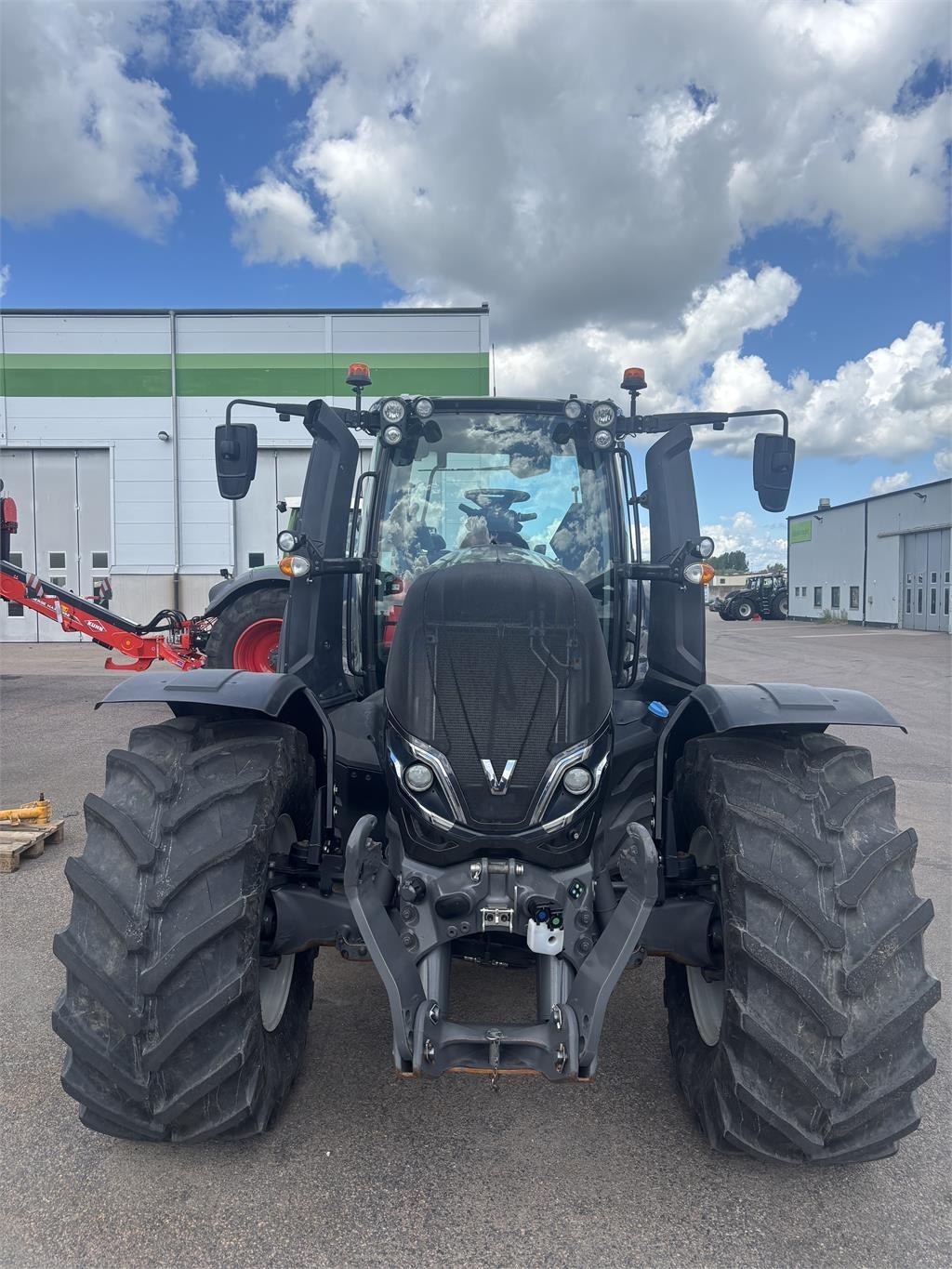 Valtra T235 DIRECT Tractors