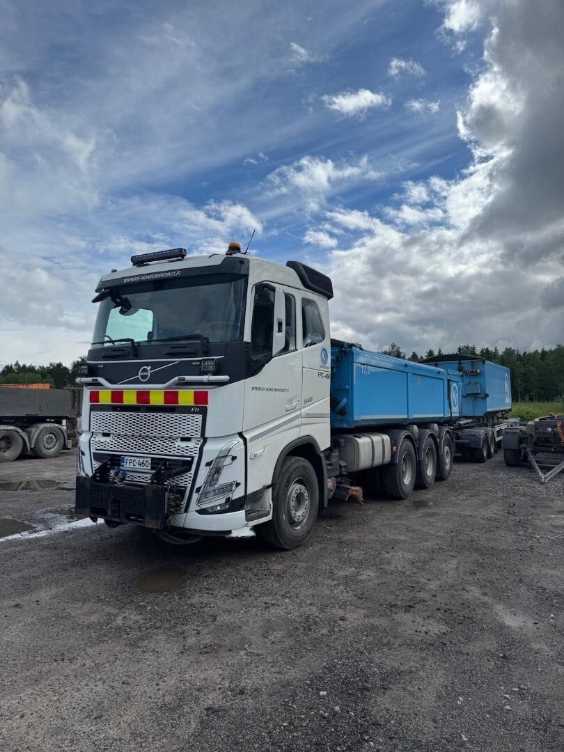 Volvo FH540 8x4 tridem+ Jyki 5 akselinen kasettivaunu Tienhoitoautot