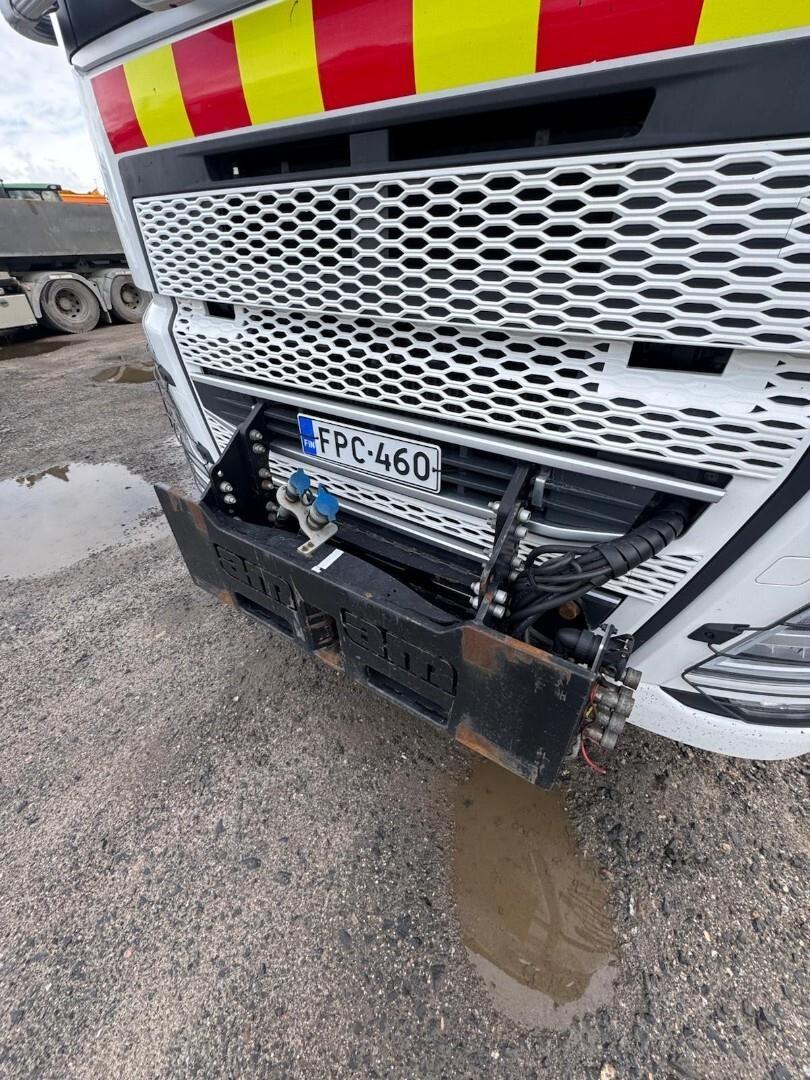 Volvo FH540 8x4 tridem+ Jyki 5 akselinen kasettivaunu Tienhoitoautot