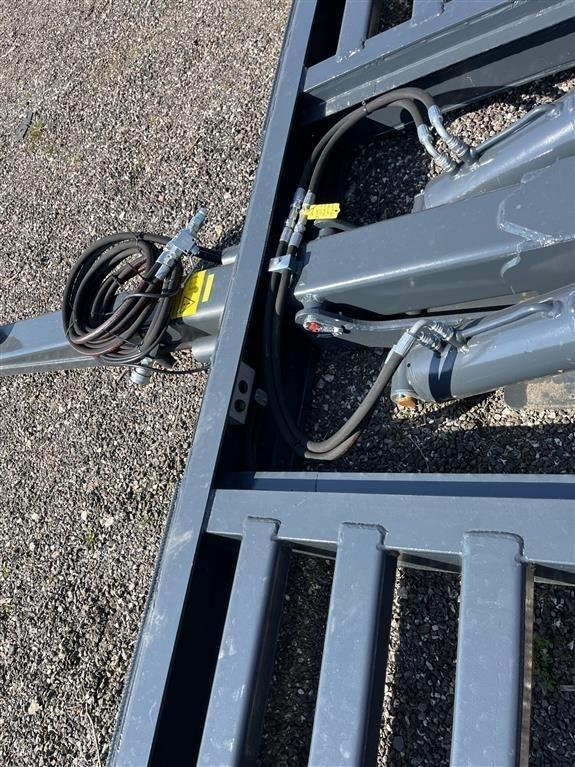 Dinapolis Dina LL-9 Hyd. støtteben Tieflader