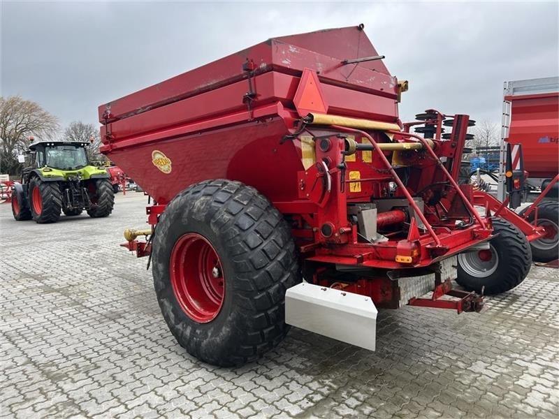 Bredal B 4 m.overbygning Mineraldüngerstreuer