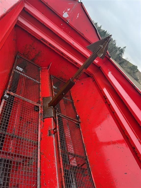 Bredal B 4 m.overbygning Mineraldüngerstreuer