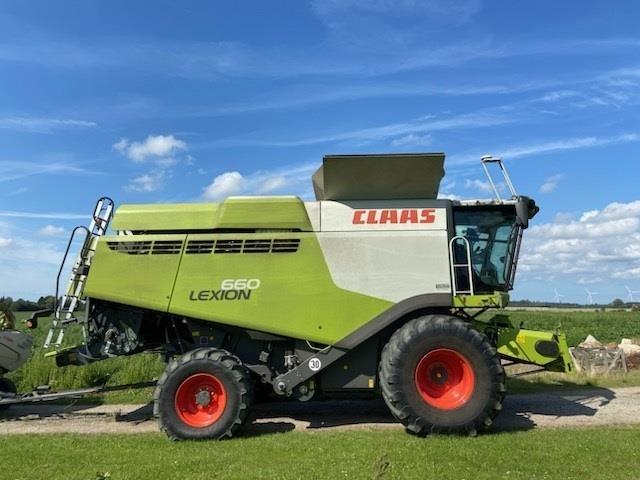 CLAAS LEXION 660 T4I VARIO 930 4 WD / GPS / 11000 L. tan Mähdrescher