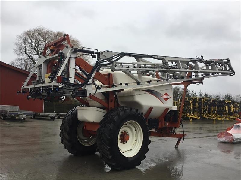 Kuhn Oceanis 5600 36 m. Alubom Anhängespritzen