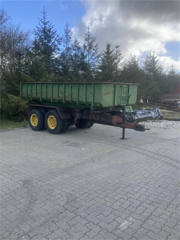 Volvo Overskåret lastbil Kippanhänger