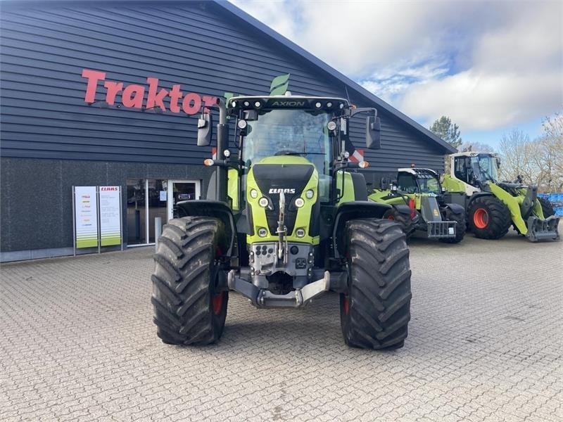 CLAAS AXION 850 CIS+ Traktoren