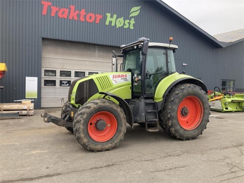 CLAAS AXION 820 CMATIC Traktoren
