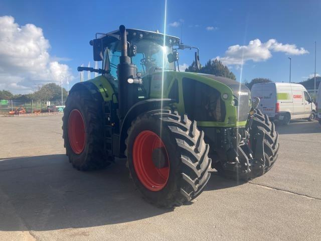 CLAAS AXION 930 CMATIC CEBIS Traktoren
